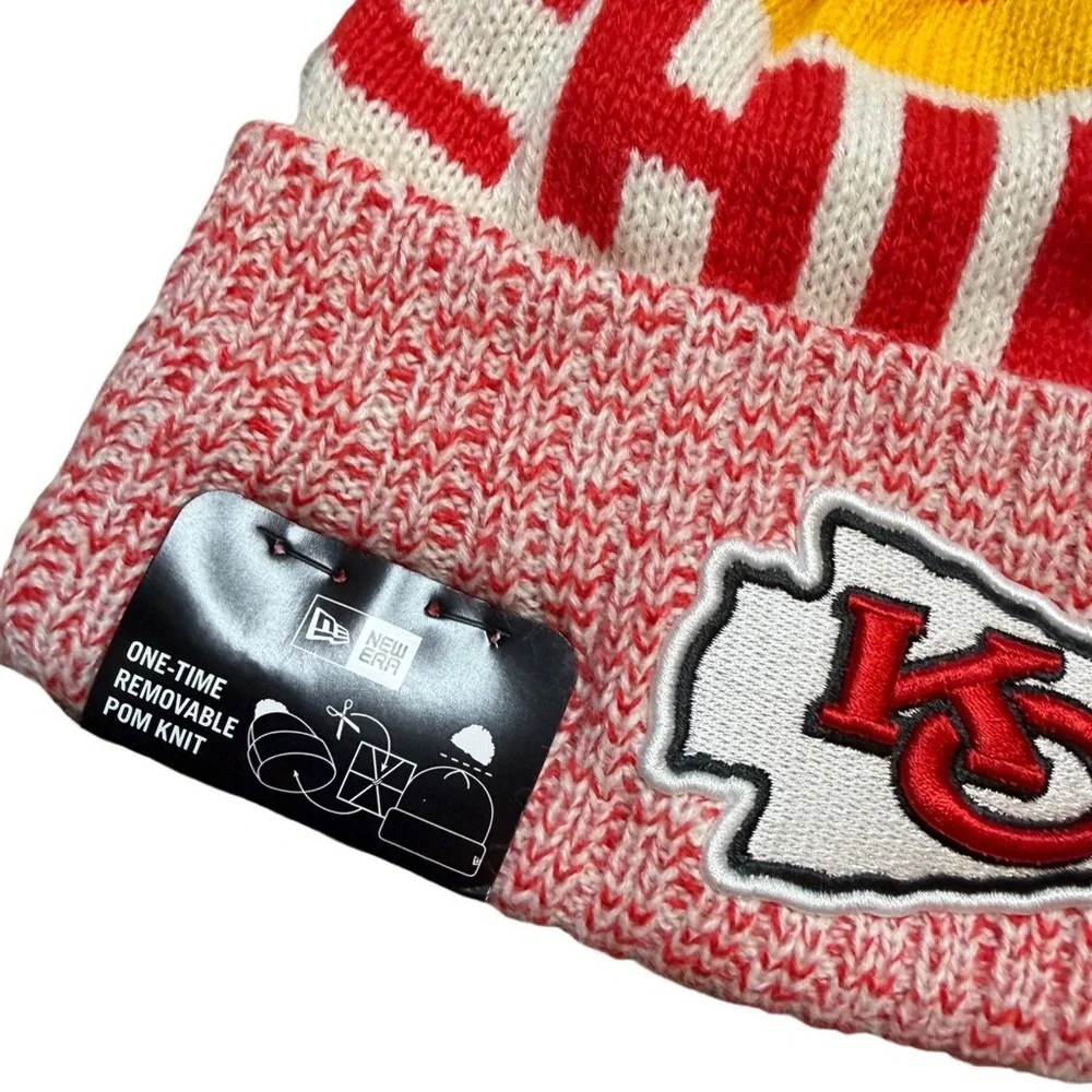NWT KANSAS CITY CHIEFS POM KNIT HAT
